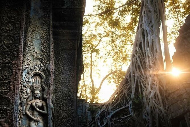 Angkor Wat Sunrise & 3 Main Temples with Breakfast – Small Group - Bayon Temple and the faces of Lokeśvara