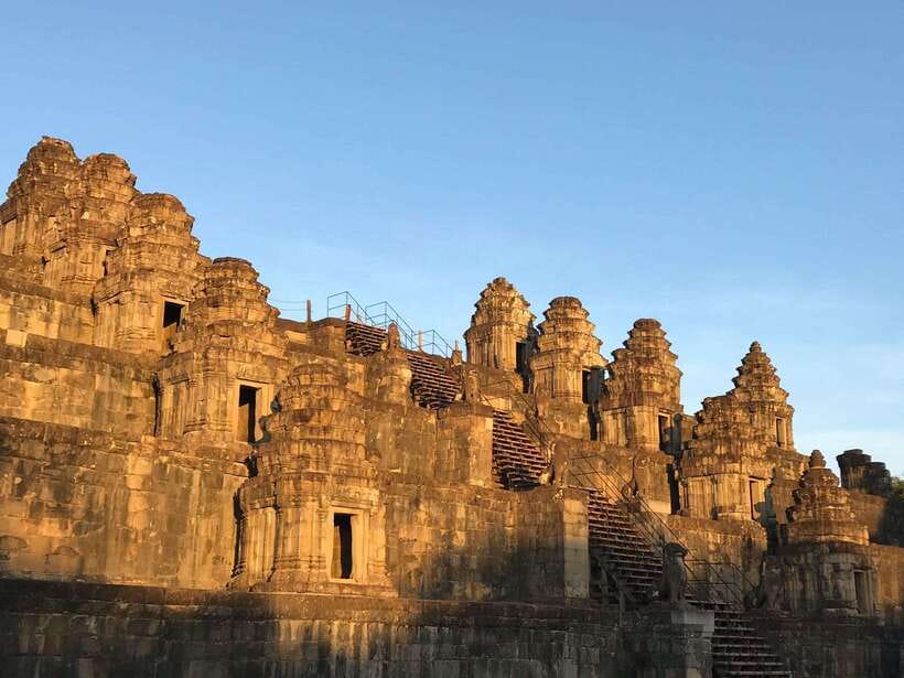 Angkor Wat Sunrise by Vintage Jeep – Private Tour - The practical load: heat, clothing, and timing