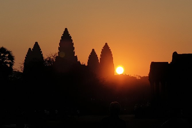 Angkor Wat Sunrise Private Full Day Tour - Why the sunrise start is worth the alarm