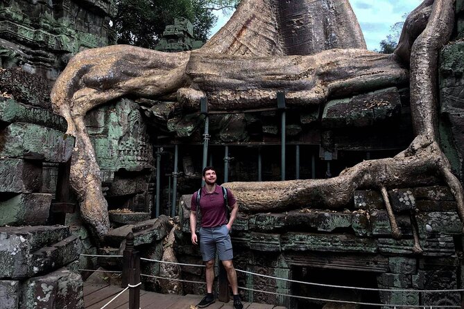 Angkor Wat Sunrise Private Tour via Tuk Tuk from Siem Reap - Breakfast near Preah Dak and a taste of local life