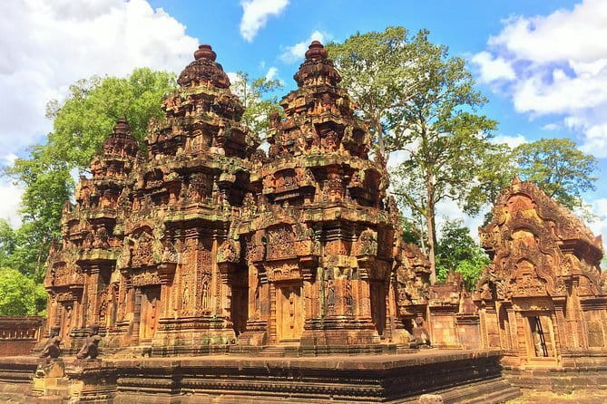 Angkor Wat Sunrise Small-Group 1-Day Tour from Siem Reap - The guides add the human touch