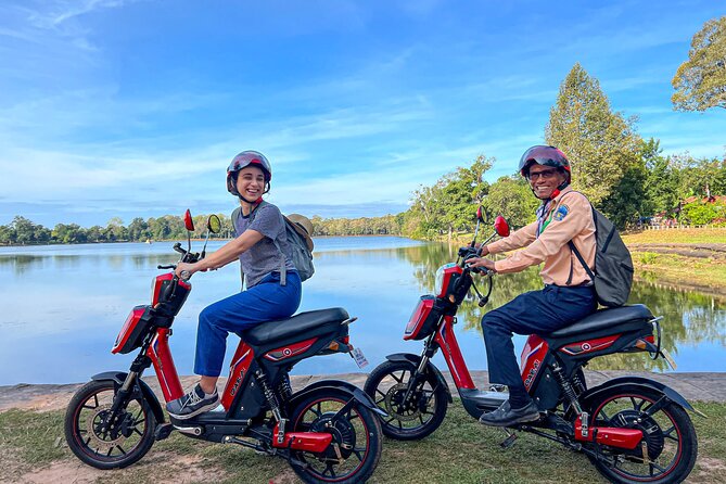 Angkor Wat Sunrise Tour By E-Bike Experience With Breakfast Included - Breakfast by Srah Srang, with Khmer noodle soup and palm cake
