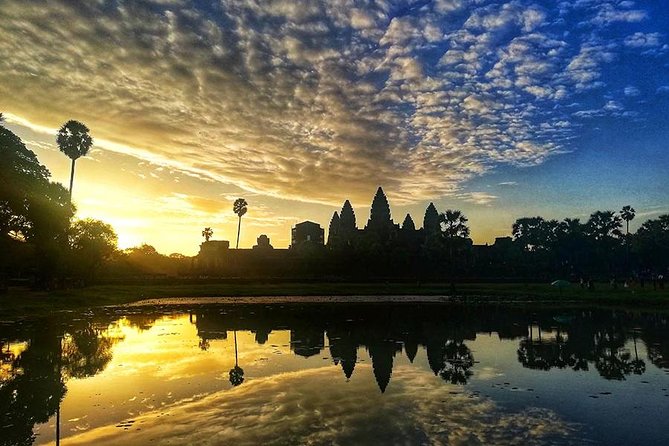 Angkor Wat Sunrise tour with Small - Group and Guide tours - Angkor Thom and Bayon’s stone faces