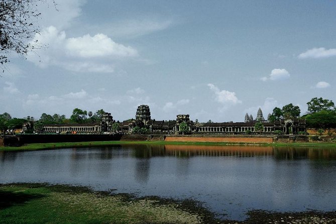 Angkor Wat Sunset Tour - Angkor Thom begins at the South Gate