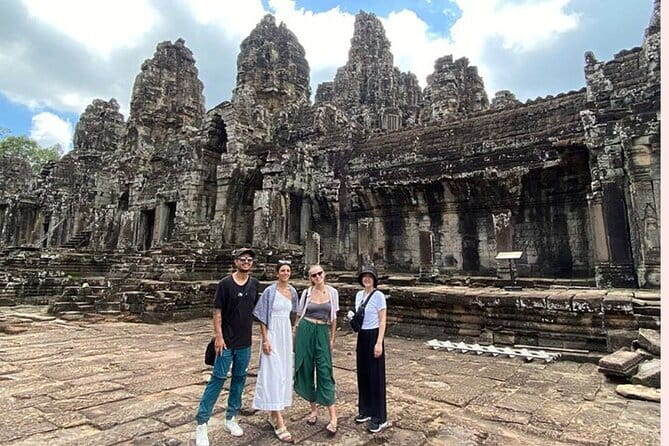 Angkor Wat Tour Deutsch | Private Führung - Angkor Thom and Bayon: two hours inside the royal city