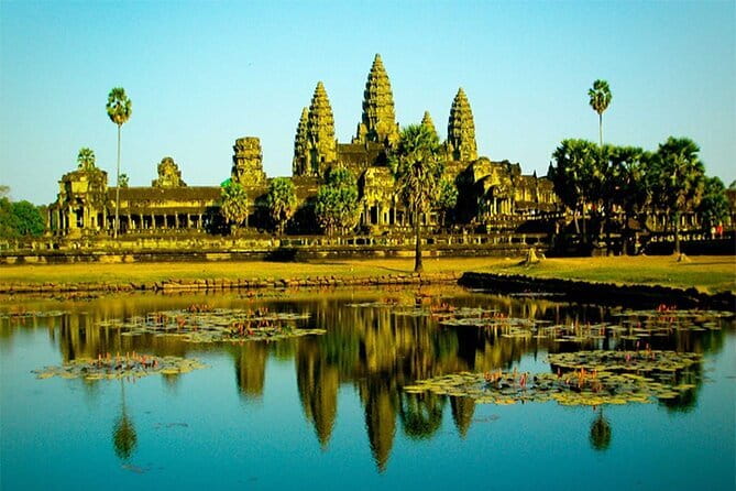 Angkor Wat Tour deutsch - Sonnenaufgang | Private Führung - Reading Angkor Wat beyond the famous towers