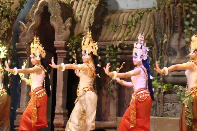 Apsara Dance Performance Including Buffet Dinner and Hotel Pickup - What the evening at Amazon Angkor Restaurant is really like