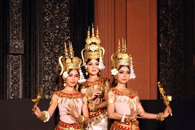 Apsara Dance Show with Dinner by Tuk-Tuk Roundtrip Transfer - The 15-minute tuk-tuk ride from your hotel