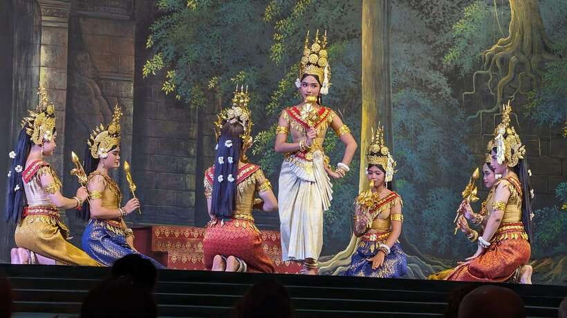 Apsara Performance Including Buffet Dinner & Hotel Pick up - A graceful introduction to Khmer culture