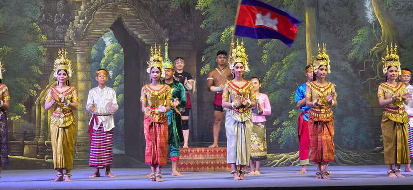 Apsara Performance Including Buffet Dinner & Hotel Pick up - What the 2.5-hour evening looks like