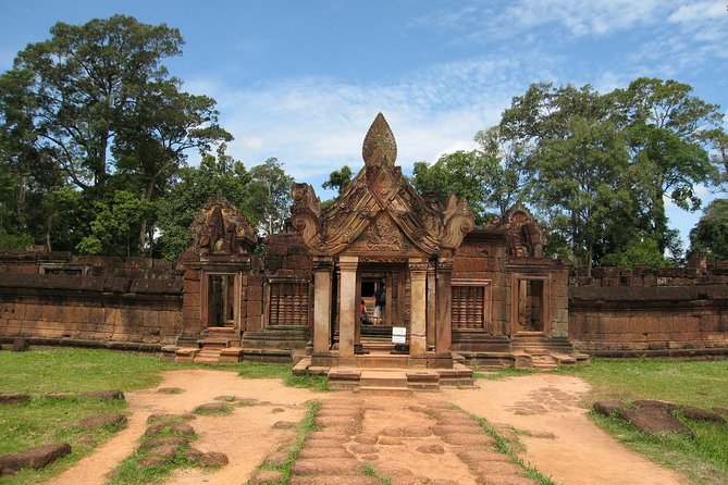 Banteay Srei and Big Tour from Siem Reap Small-Group - Neak Pean and its five sacred ponds
