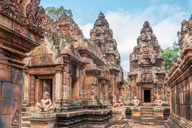 Banteay Srei and Grand Circuit Heritage Tour from Siem Reap - Pre Rup opens the morning with height and stone