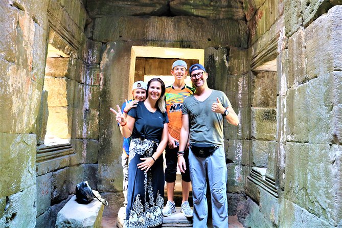 Banteay Srei and Grand Circuit Heritage Tour from Siem Reap - Banteay Srei rewards a slow eye