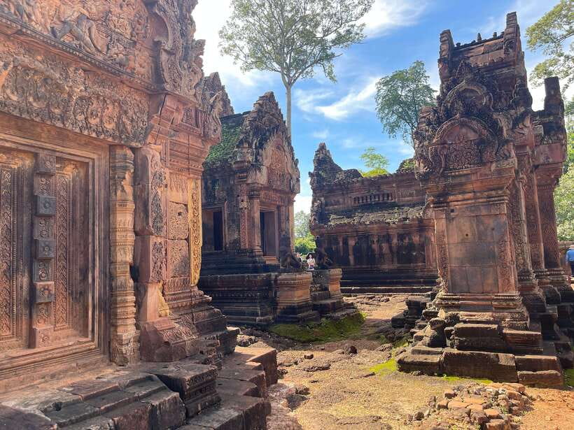 Banteay Srei, Kulen Waterfall & Beng Mealea Exploration - Kulen Waterfall, the day’s cool break