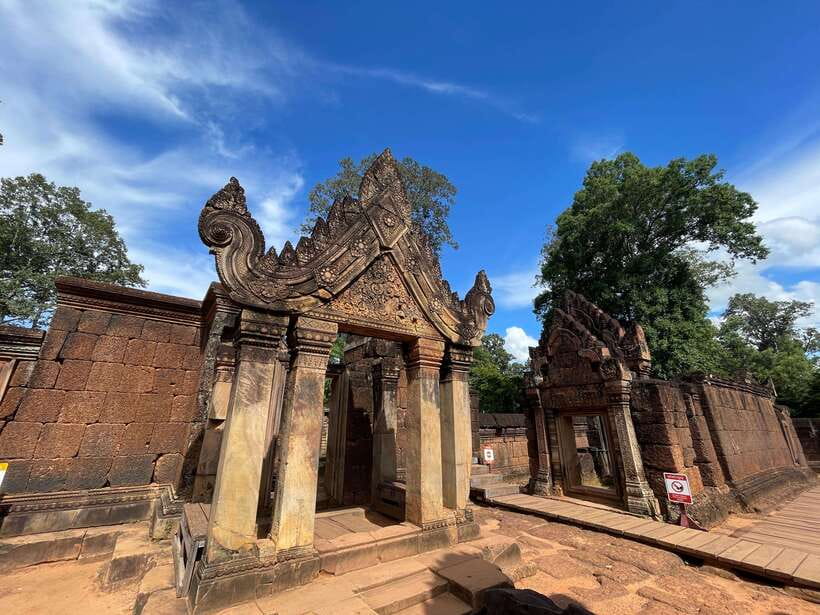 Banteay Srei, Kulen Waterfall & Beng Mealea Exploration - Preah Dak and palm cake
