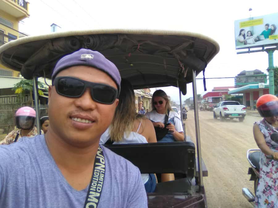 Battambang family tuktuk tour BambooTrain/Wat Banan/Bat cave - Why Pao makes a difference