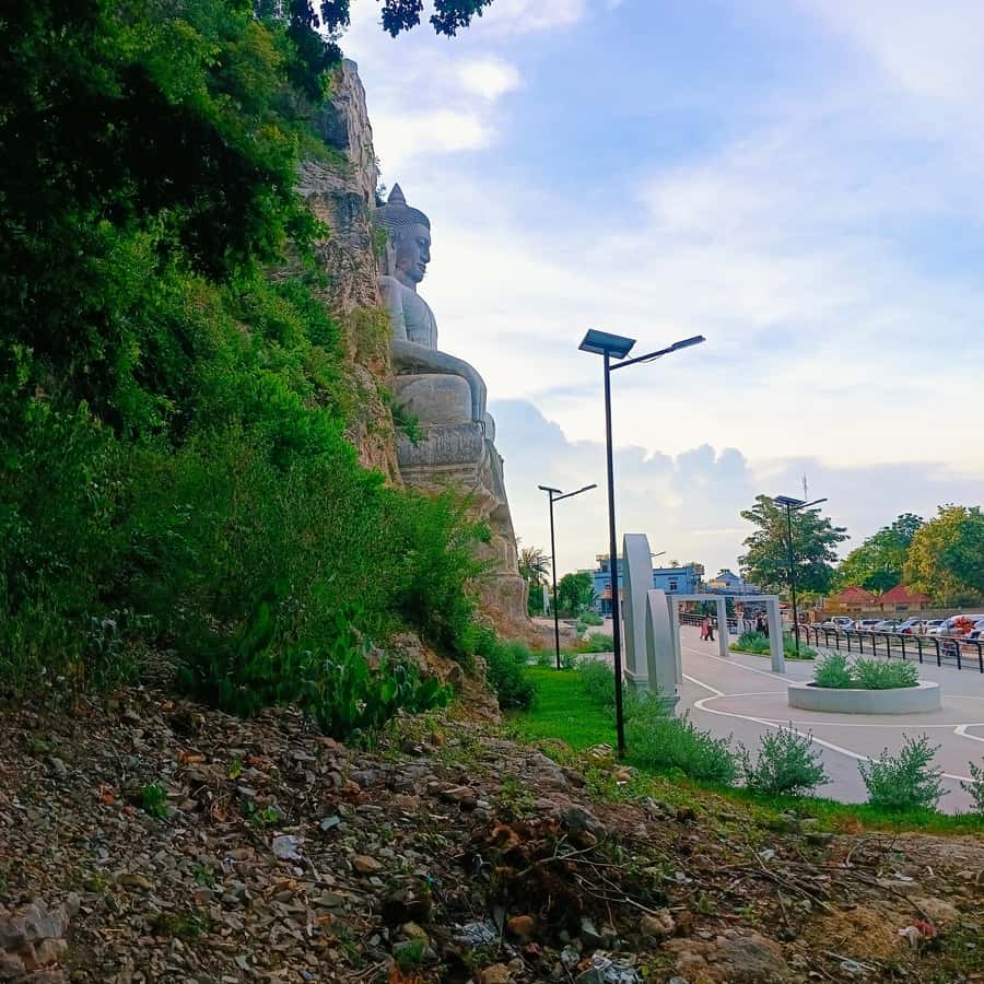 Battambang family tuktuk tour BambooTrain/Wat Banan/Bat cave - Wat Banan and its five towers