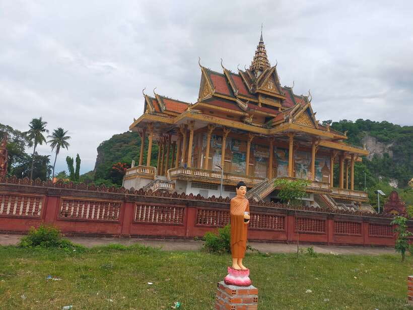Battambang: Tuk-Tuk, Bamboo Train, Killing/Bat Caves, Sunset - Key points at a glance