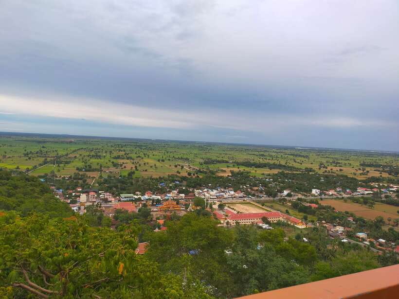 Battambang: Tuk-Tuk, Bamboo Train, Killing/Bat Caves, Sunset - Lunch in a village, with rat barbecue as an optional extra