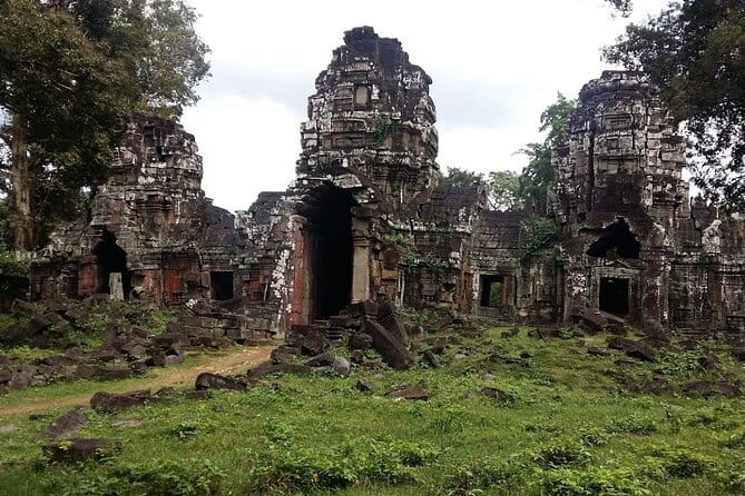 Best Driver Taxi From Siem Reap To Phnom Penh - English Speaking - The Ancient Bridge and a second pause