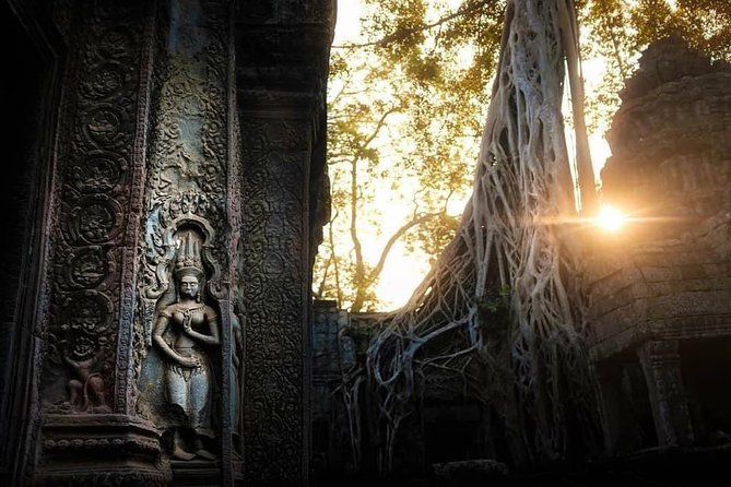 Best Temples Day Tour in Siem Reap with Sunset - Angkor Thom and the stone faces of Bayon