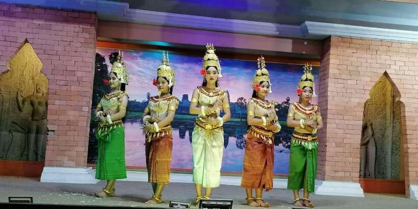 Buffet Dinner Apsara Show with hotel transfers - Entering Amazon Angkor’s large dining room