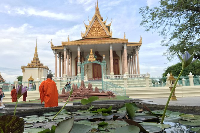 Cambodia 7 Days Tour from Siem Reap to Battambang and Phnom Penh - Ek Phnom, Phnom Sampeau, and the evening bat flight