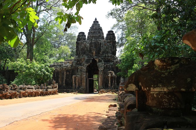Classic Angkor Wat Sunrise or Sunset Private and Small GroupTour - What the guide and vehicle add