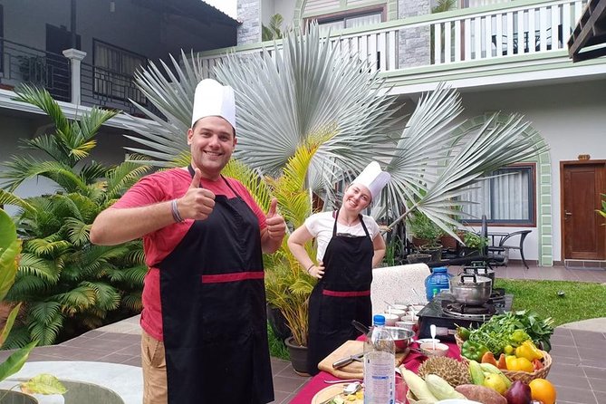 Cooking Class By Reveal Angkor Hotel Siem Reap - Cooking in a traditional Cambodian house