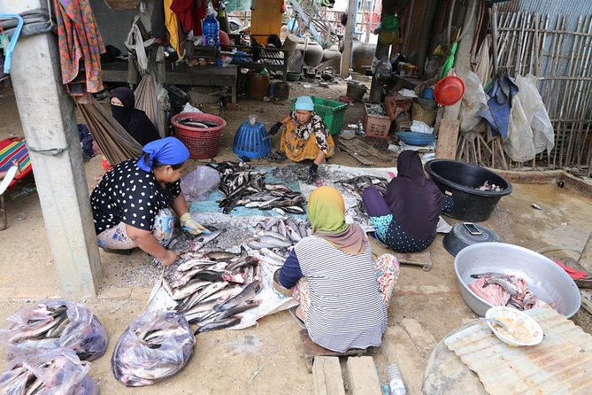 Customs and Culture Half Day Walk and Bike Tour in Battambang - Comparing a Muslim village with Buddhist Cambodia