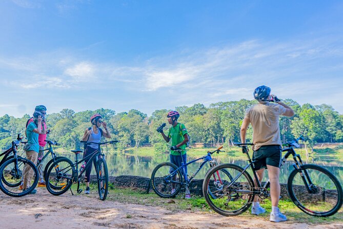 Cycle the Angkor Backroads with lunch / E-Bike or Tuk Tuk - Lunch beside Srah Srang