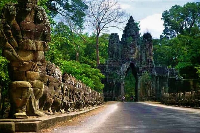 Discover Cambodia 8 Days from Siem Reap to Koh Trong -Phnom Penh - Day 4: From Siem Reap to the Mekong