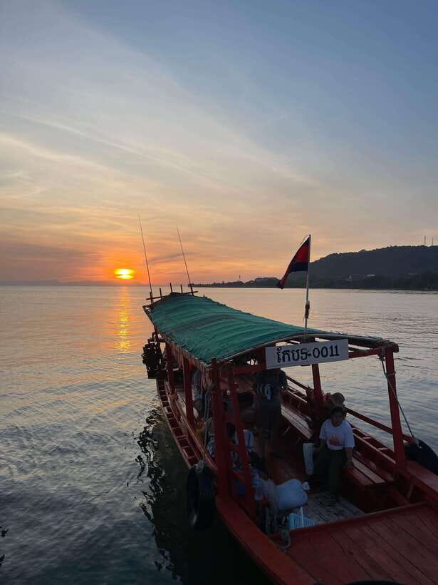 Discover kampot country side full day tour; kep crab market - Reaching Kep Beach for a swim