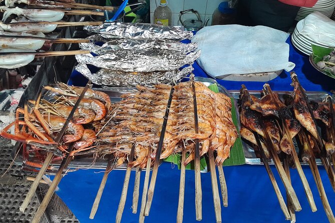 Evening Cambodian Food Tour - Independence Monument adds a short history stop