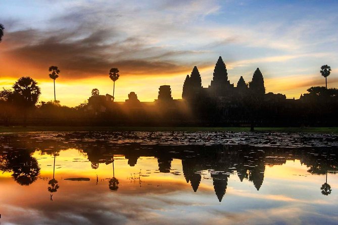 Explore Angkor Wat Temple , Bayon Temple and Jungle Temple Ta-Prohm - Who will get the most from this tour