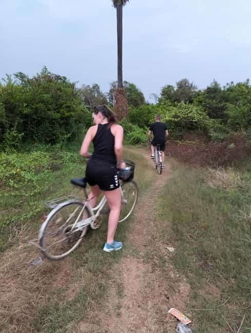 Explore the Village &Countryside By Bicycle-Half Day Morning - Learning the countryside one plant at a time