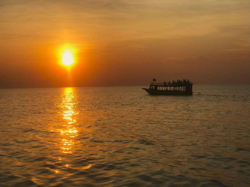 Exploring the Enchanting Kampong Phluk Floating Village - Tonle Sap and the pace of lake life