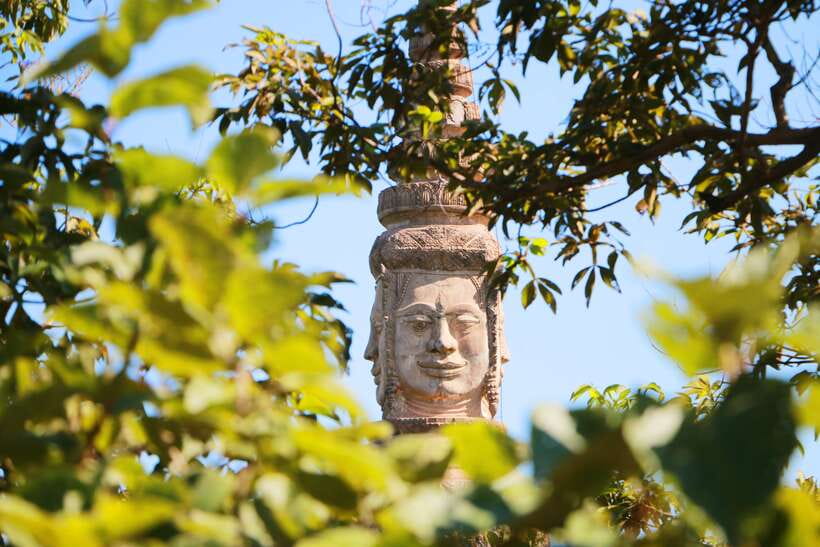 From Phnom Penh: Oudongk Mountain and Koh Chen Island Tour - Guide quality and the small-group format