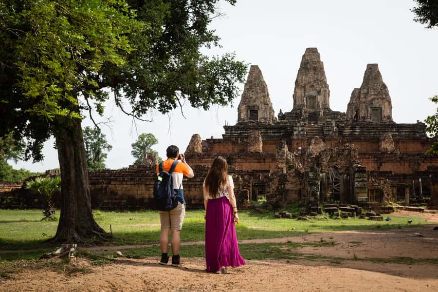 From Siem Reap: Banteay Srei Temple & Grand 5 Temple Tour - Lunch, shade, and the practical rhythm of the day