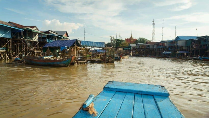 From Siem Reap: Kampong Phluk Floating Village Tour by Boat - Seeing the homes, hospital, and fishing life