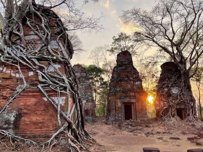 From Siem Reap: Koh Ker and Beng Mealea Temples Tour - Beng Mealea and the appeal of ruins left rough