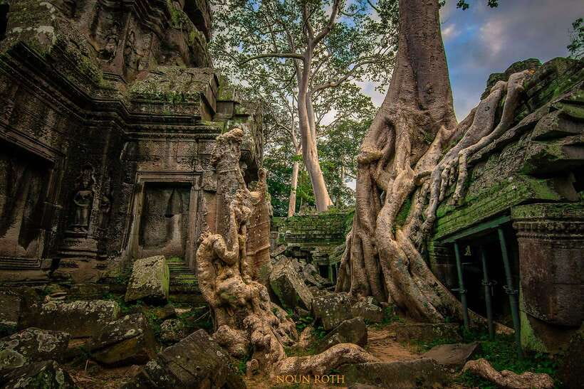 Full-Day Angkor Wat Sunrise and Sunset Private Tour - Phnom Bakheng sunset and the final climb