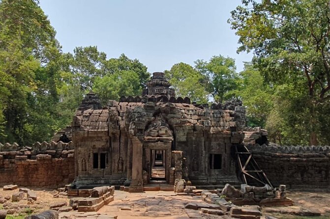 Full Day Angkor Wat Temples Tour with Pickup - Angkor Wat gives the day its grand opening