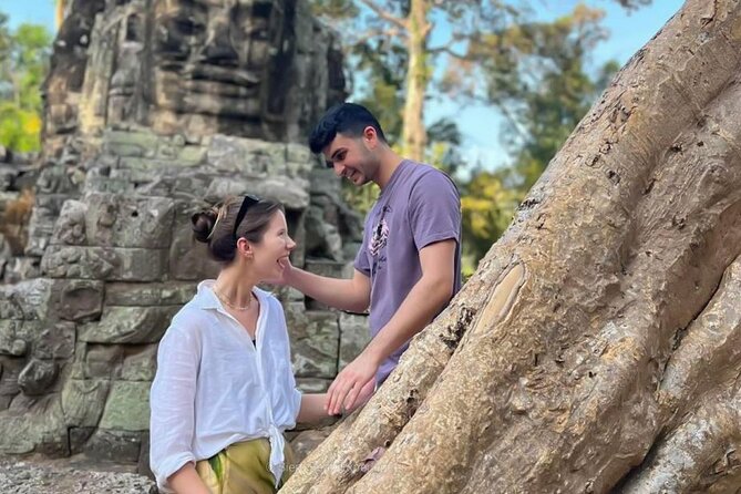 Full Day Archeological Tour in Siem Reap with Sun Set - Lunch, rest, and the climb toward Phnom Bakheng