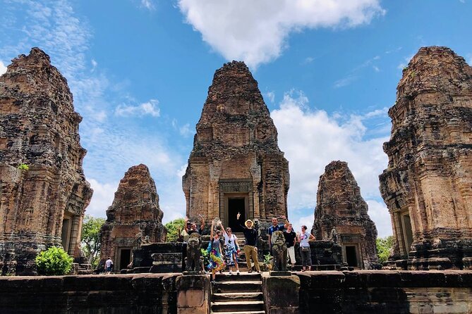 Full-Day Banteay Srei & 4 Temples - Grand Tours Join-in Tour - Ta Som is a quieter stop with a memorable entrance