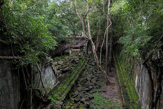 Full Day Banteay Srei Beng Mealea and Koh Ker Small Group Tour - Preah Dak and the taste of palm sugar