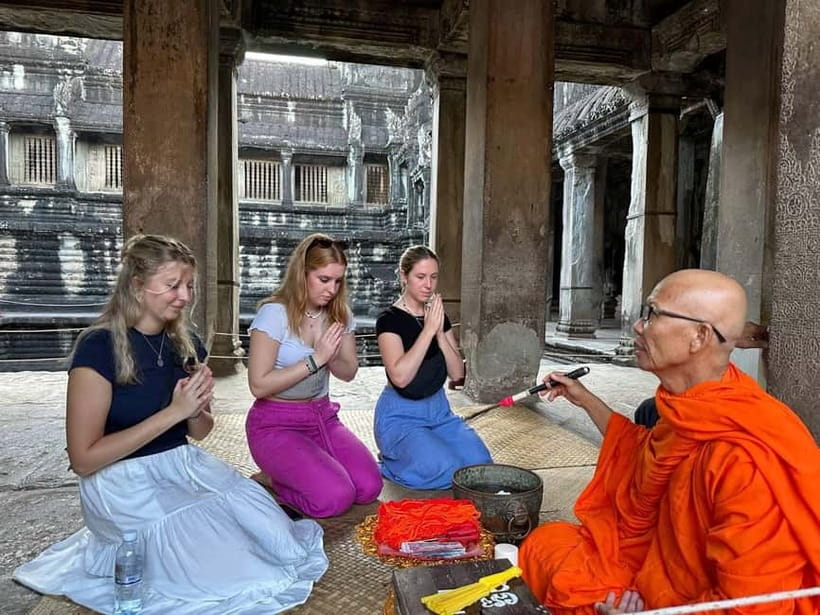 Full-Day Explore Angkor Temples Sunset Tour (with Lunch) - Lunch by Srah Srang, with three simple choices