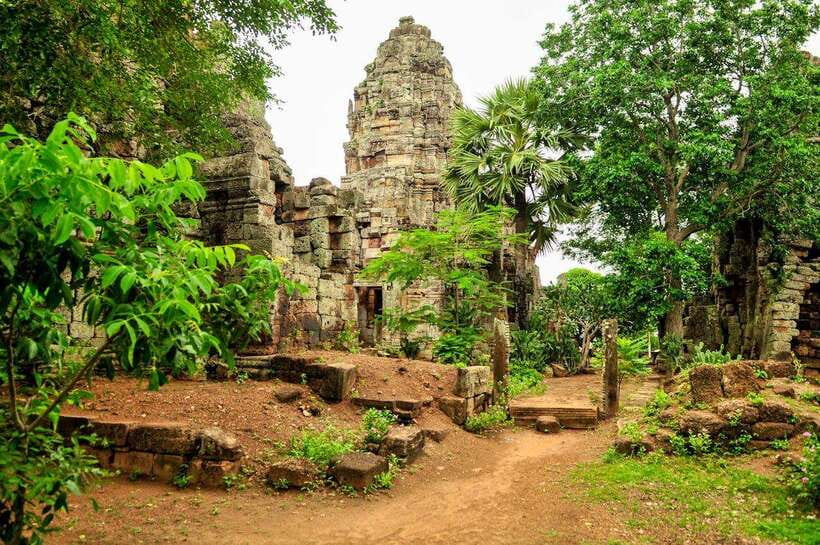 Full-day: Original bamboo train, Wat Banan, Phnom Sampov - A long day that shows Battambang in layers