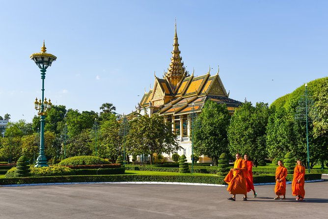 Full-Day Phnom Penh Sightseeing Tour & Killing Field - Russian Market ends the day with bargaining