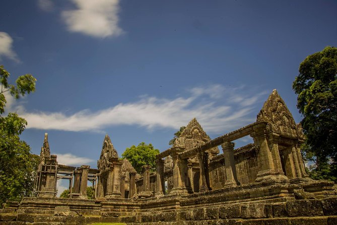 Full-Day Preah Vihear, Koh Ker and Beng Mealea Private Tour - The 6 AM start and the long northern road